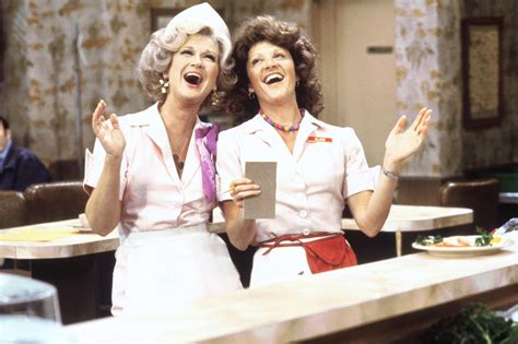 alice chloe|linda lavin tv shows.